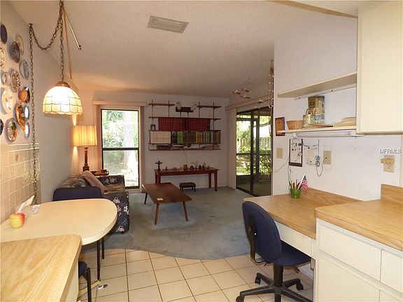 4th image of 4667 Oak Forest Dr E #7