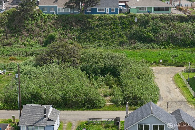 3rd image of 1 Pacific Avenue