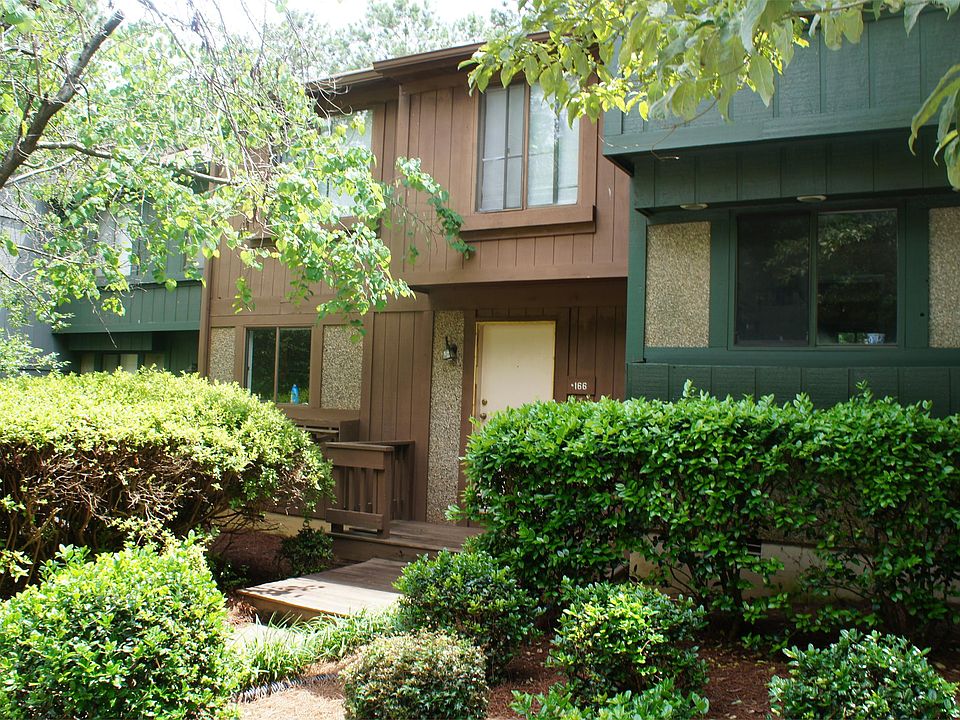 2nd image of 166 Fernbanks Ct