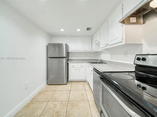 1805 Sans Souci Blvd APT 122, North Miami, FL 33181