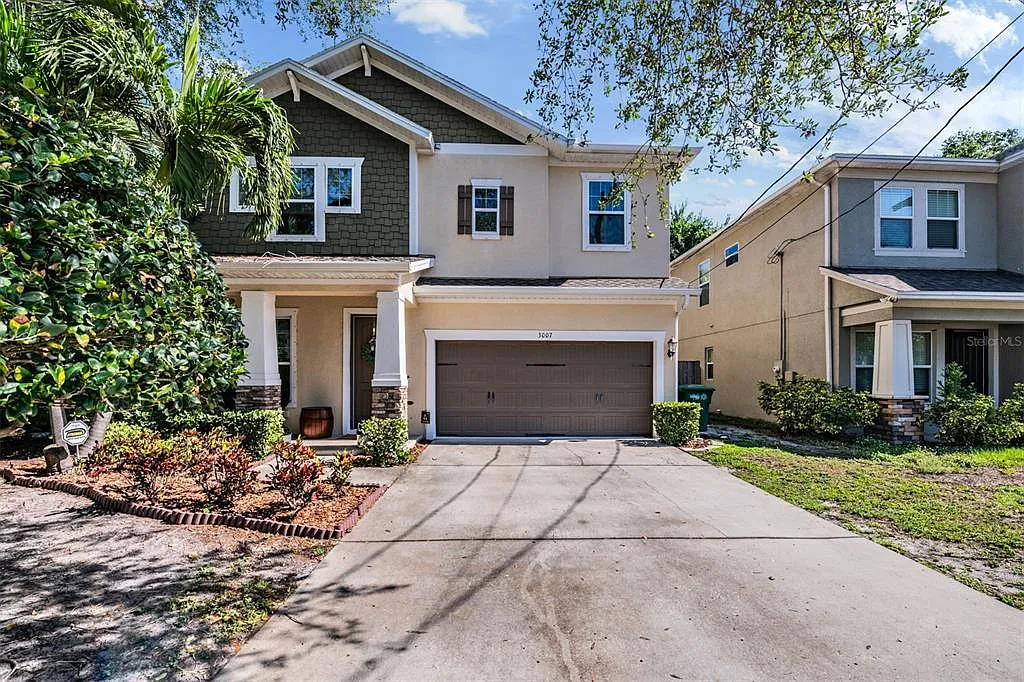 4 bed, 3.5 bath, 2745 sqft, $5,750 — Photo 1