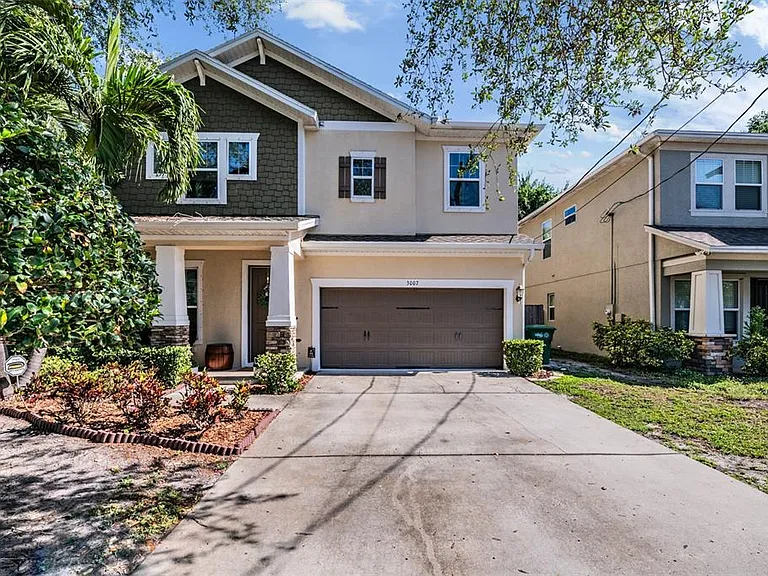 3007 W Palmira Ave — Photo 1