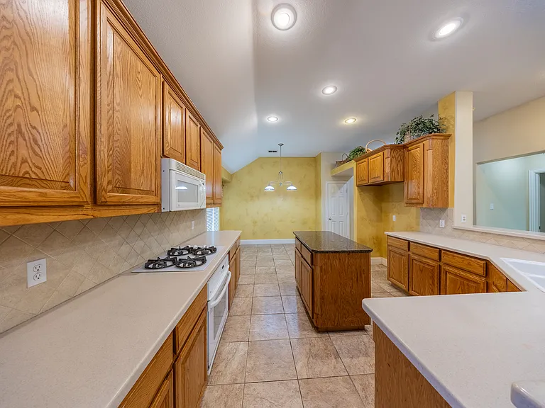 6366 Shadywood Dr — Photo 25