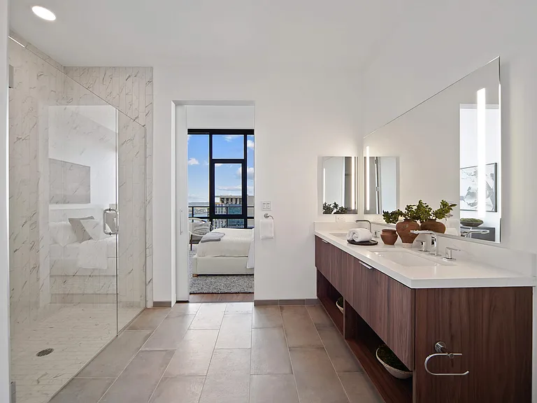 Shoootin-7-TheLindley-Penthouse-Bathroom-3