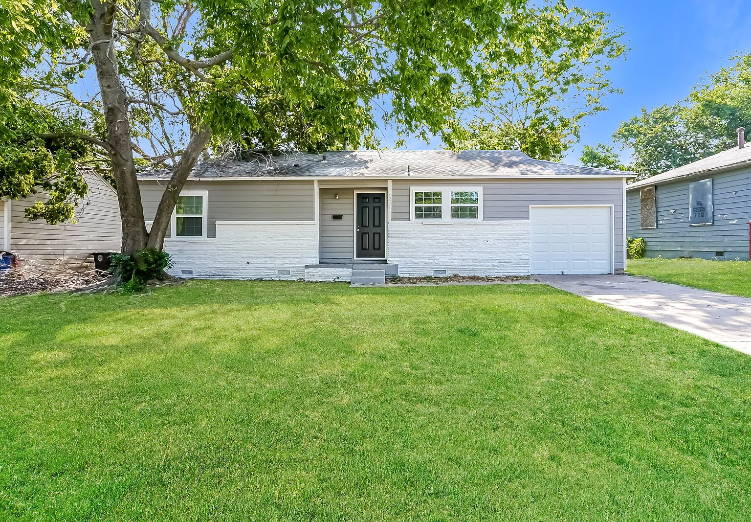 3 bed, 1.0 bath, 912 sqft, $1,197 — Photo 1