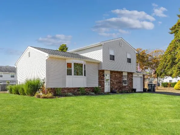 68 Country Club Blvd, Little Egg Harbor, NJ 08087