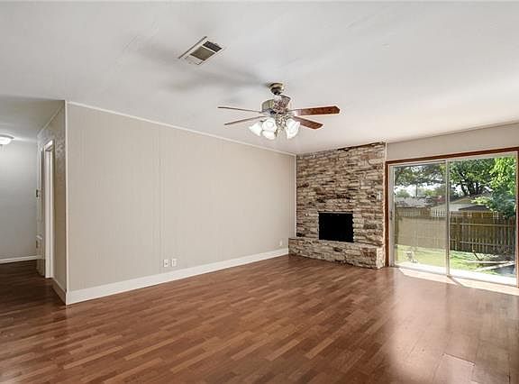 5th image of 5901 Parkwood Dr