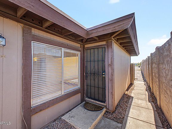 2nd image of 826 S CASITAS Drive #B