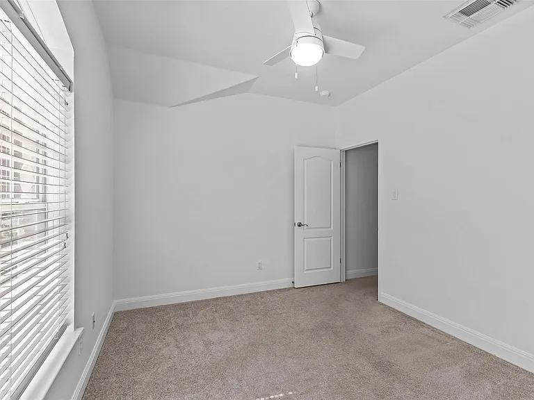 5724 Brittlyns Ct — Photo 34