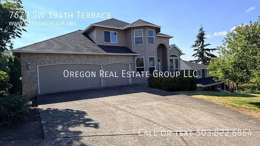 Spacious Beaverton Traditional-Style Home with 3-Car Garage! — Photo 2