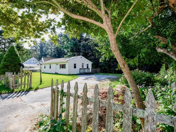 9 White Pine Ave, Wareham, MA 02571