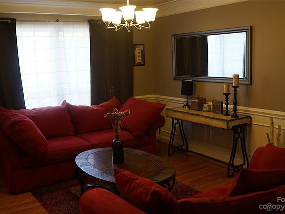 4th image of 2652 Tralee Dr