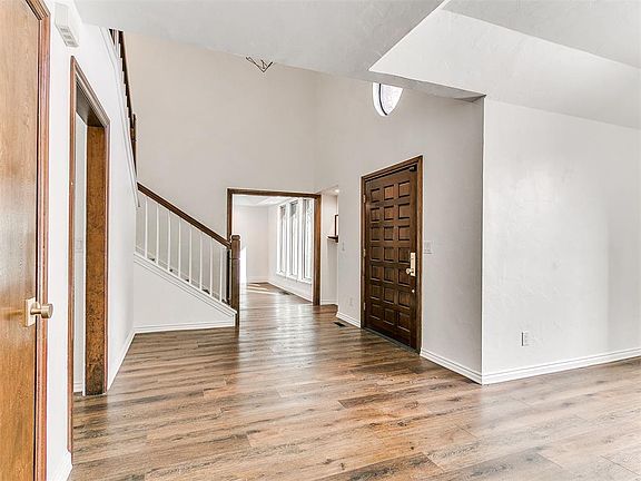 4th image of 1601 Hazelhurst