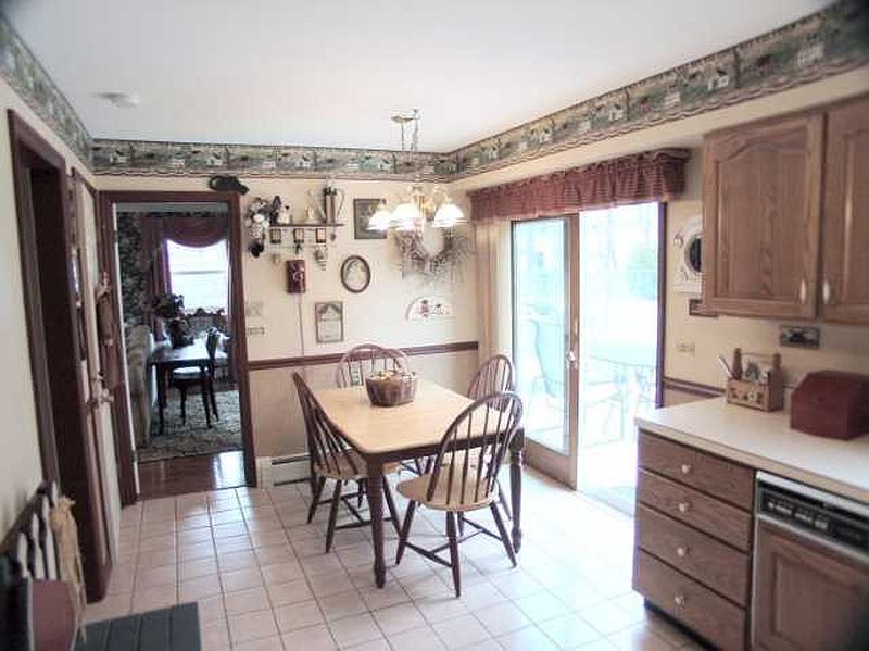 4th image of 7 MOUNTAIN LAUREL Drive