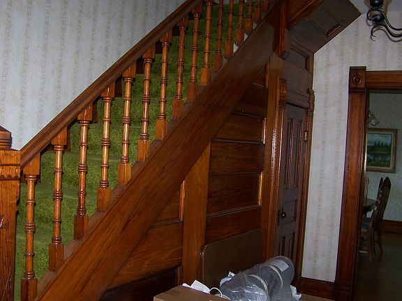 2nd image of 102 W Ash St