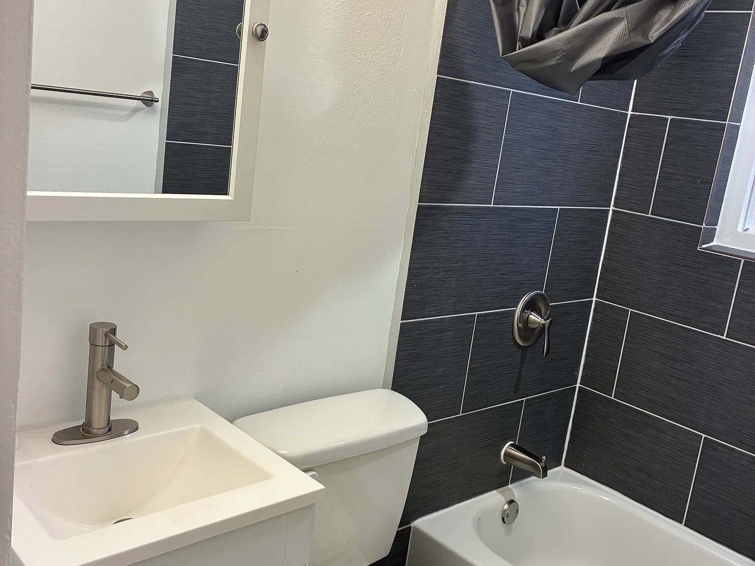2 bed, 1.5 bath, 1100 sqft, $1,600 — Photo 4
