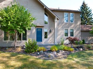 73 Framingham Ln, Pittsford, NY 14534