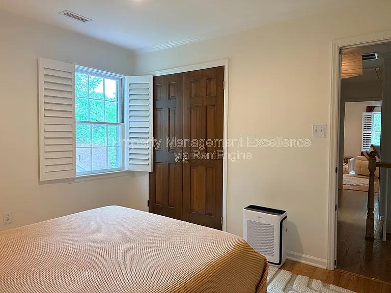 1208 Nottingham Dr — Photo 29