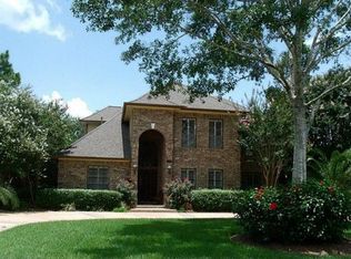 402 Carriage Creek Ln, Friendswood, TX 77546