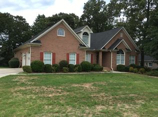 507 Confederate Pl, Loganville, GA