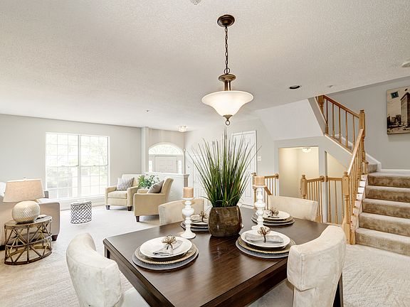 4th image of 10106 Vanderbilt Cir