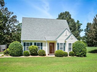 112 Blueberry Ln, Pendleton, SC 29670