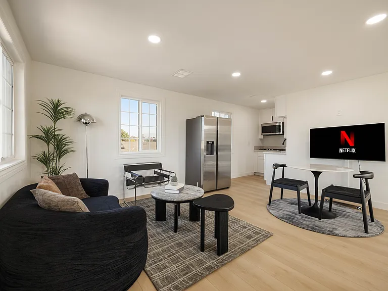 24262 Lysanda Dr — Photo 47