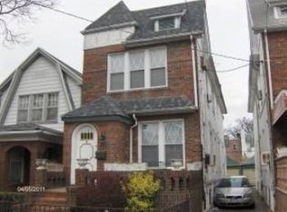 1052 E 43rd St, Brooklyn, NY 11210