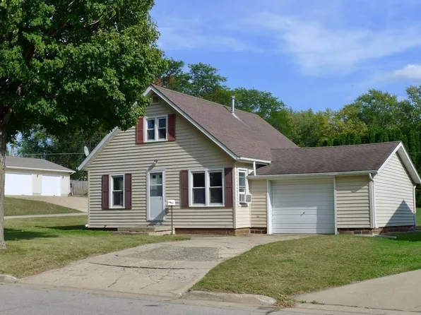 400 S Iowa St, Charles City, IA 50616