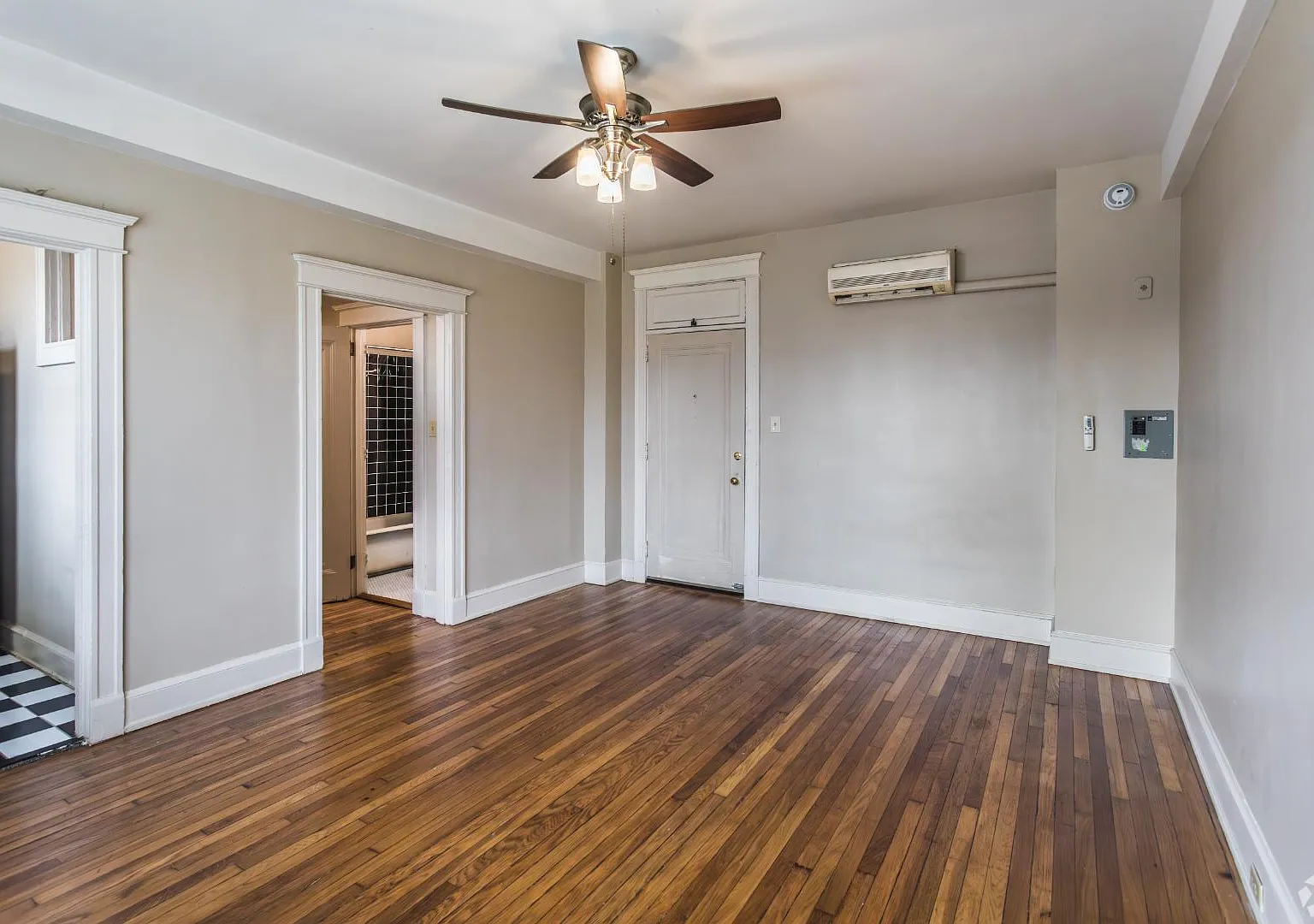 1508 Madison Ave - 305 — Photo 2