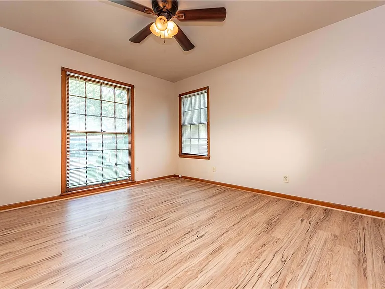 7602 Delafield Ln — Photo 12
