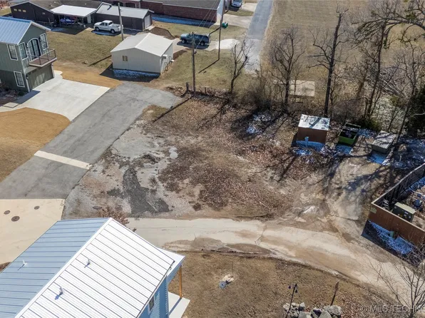 37214 S Cliff Crest Dr, Vinita, OK 74301