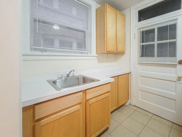 4500- 4506 N. Ashland / 1606-14 W. Sunnyside — Photo 13