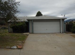 1405 Comstock Dr, Yreka, CA 96097