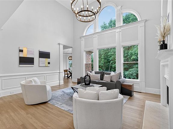 3rd image of 1455 Edenfield Pointe