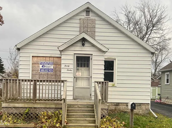 3012 Sturges St, Port Huron, MI 48060