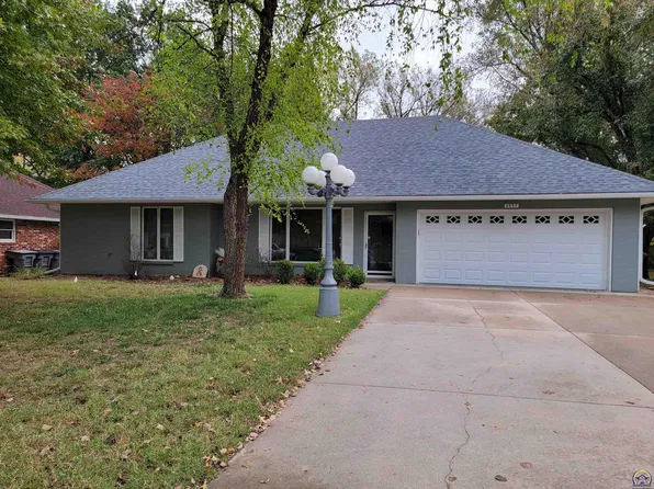 2530 Willow Ln, Emporia, KS 66801