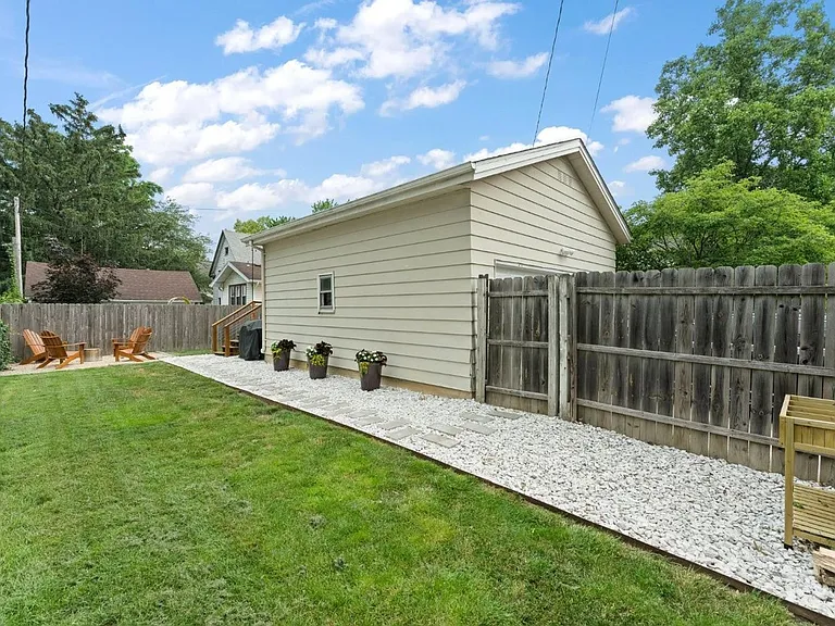 308 Erie St — Photo 26