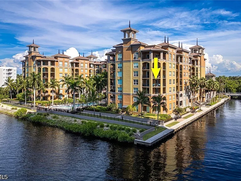 2825 Palm Beach Blvd #401 — Photo 3