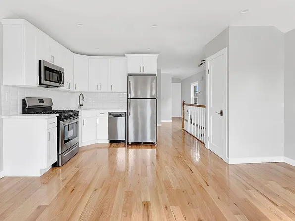 1867 Randall Ave, Bronx, NY 10473