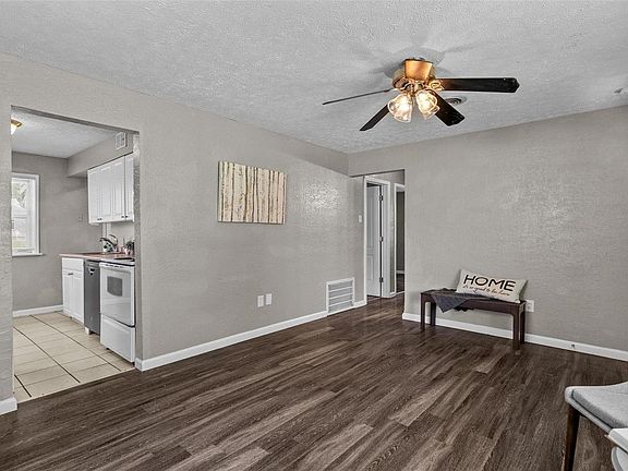 5th image of 11031 Saint Ambrose Ln