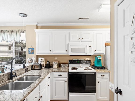 5th image of 203 Landing Rd. #C