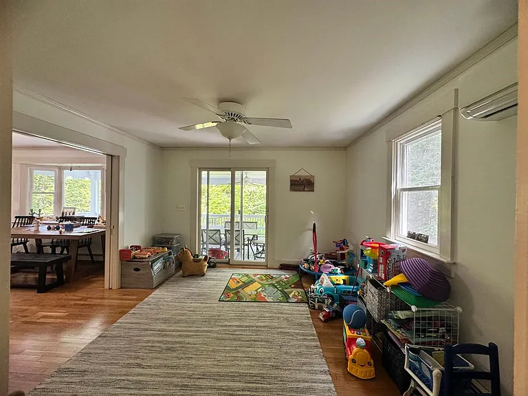 44 Stowell Rd — Photo 7