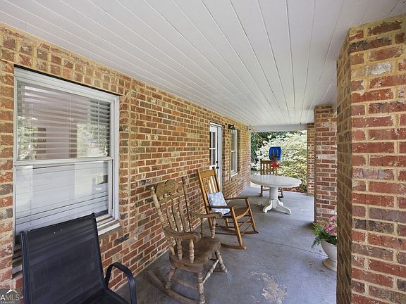 3rd image of 1529 Rainey Rd