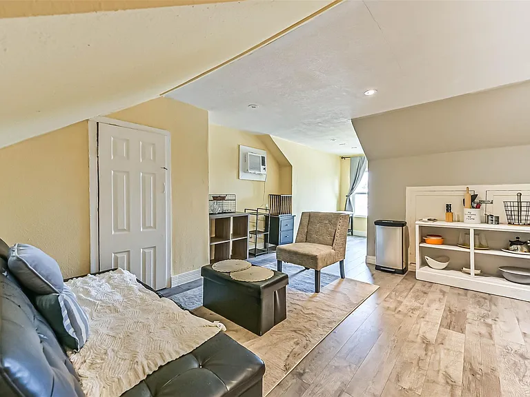 2914 Avenue K #4 — Photo 5
