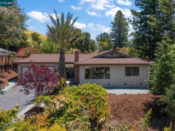 6 Canning Ct, Moraga, CA 94556