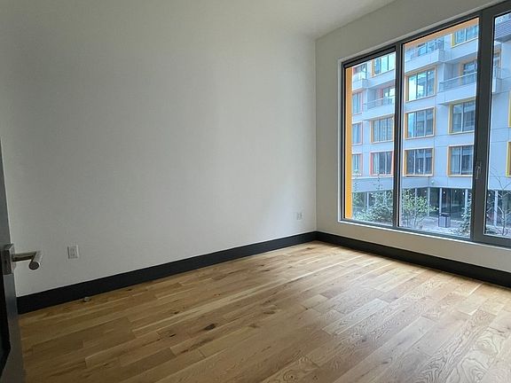 3rd image of 10 Montieth St #100