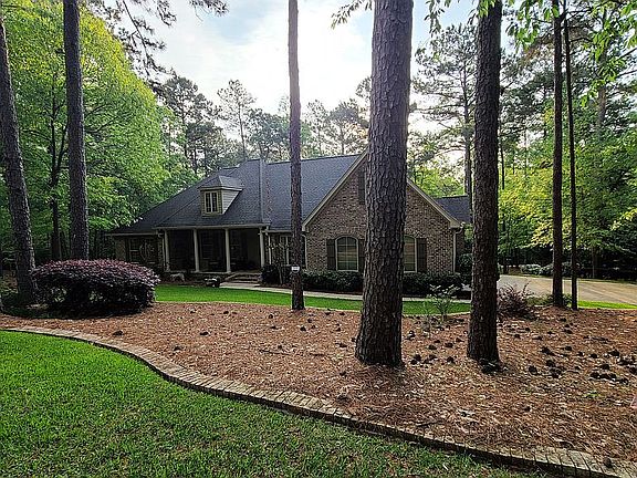 3rd image of 66 Longwood Dr