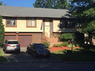 231 Walnut Rd, Glen Cove, NY 11542