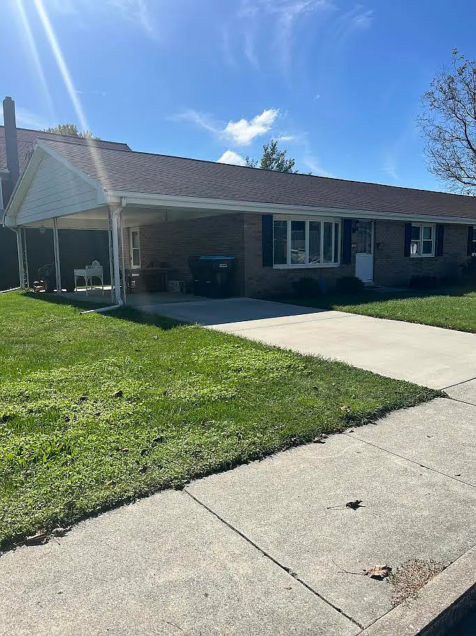 2 bed, 900 sqft, $1,350 — Photo 1
